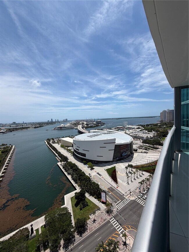 Building Photo - 888 Biscayne Blvd