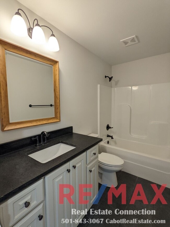 Building Photo - No Smoking Permitted Small dogs only(max. 2) $250 PET FEE