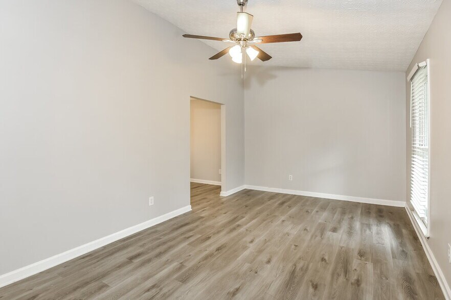 Building Photo - 4067 Keheley Glen Dr
