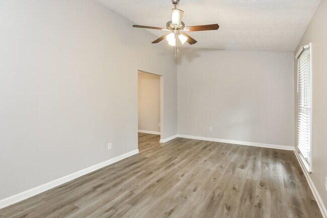 Building Photo - 4067 Keheley Glen Dr