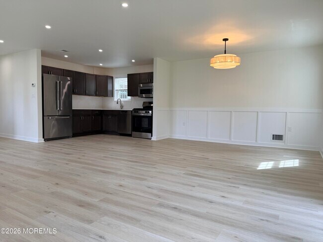 Building Photo - 15 Lindsey Cir