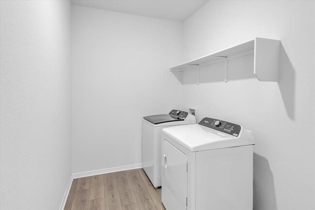 Building Photo - 5020 Hazelnut Ln