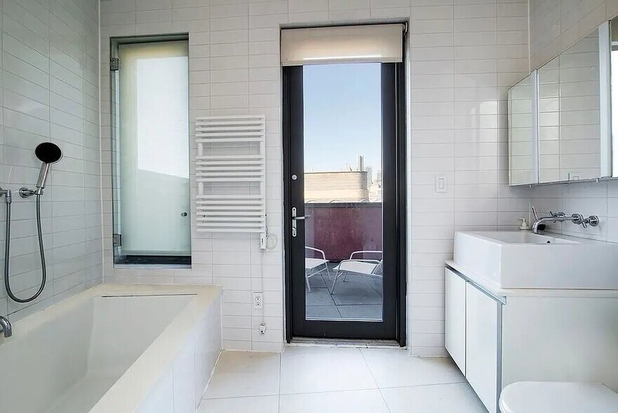 Building Photo - 31 Prince St