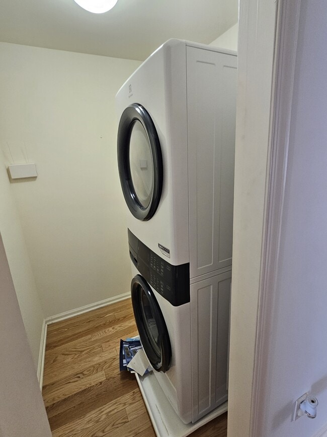 Building Photo - 74 Bertrand Island Rd