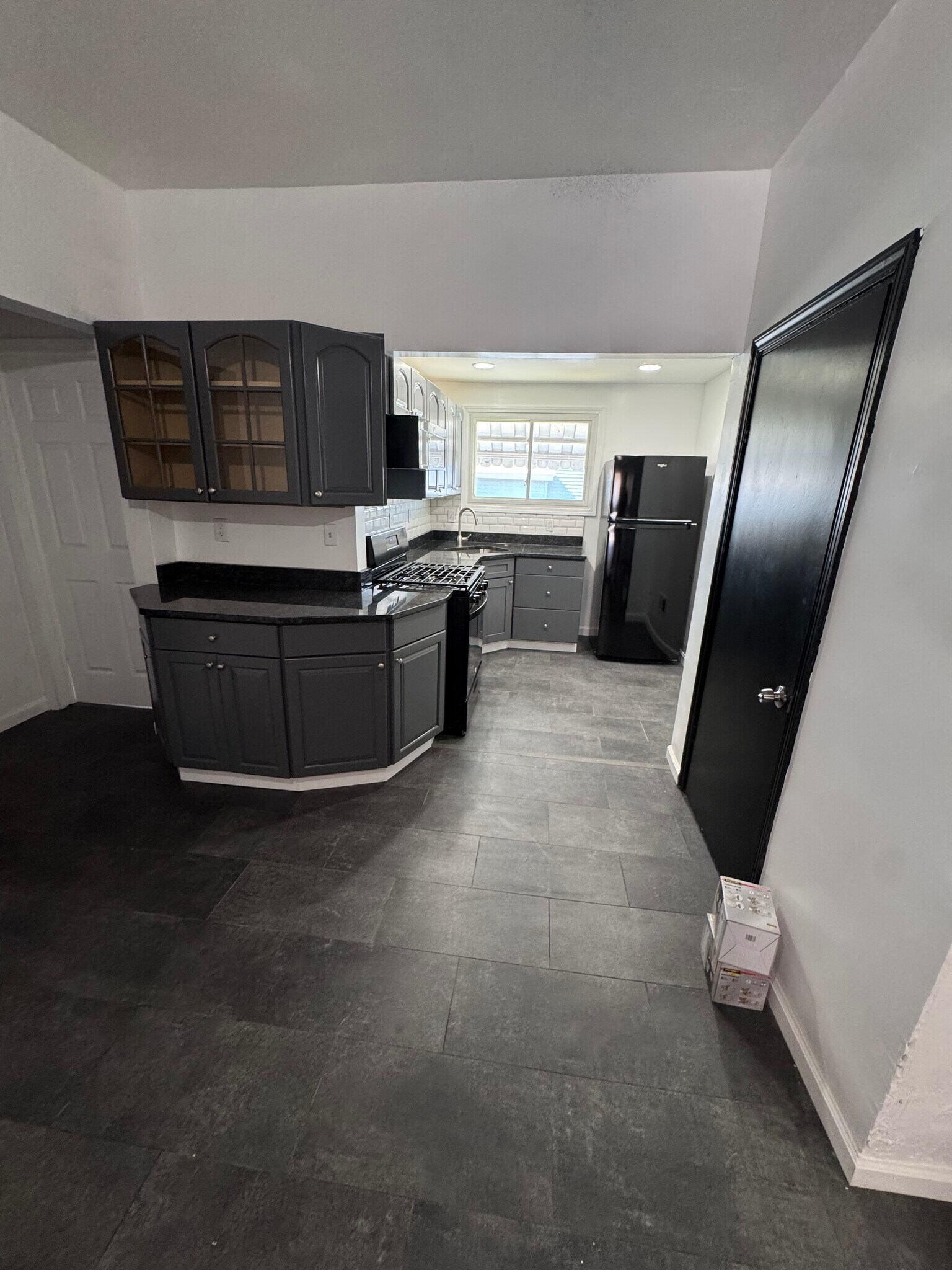 Building Photo - 302 Prospect St