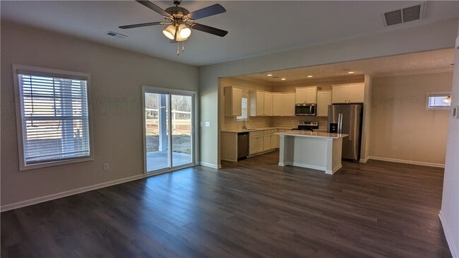 Building Photo - 405 Sonoma Ct