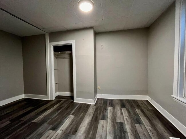 Building Photo - 6 Grove St