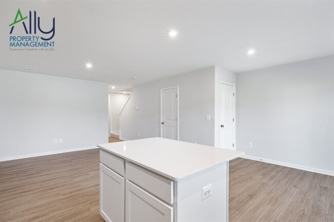 Building Photo - 44 Sophie Kathryn Dr