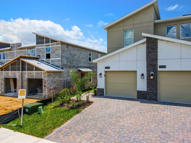 Building Photo - 9338 Sommerset Hills Dr