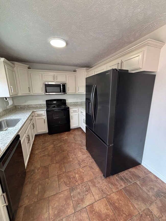 Building Photo - Spacious 4 Bed, 2.5 Bath Home for Rent!