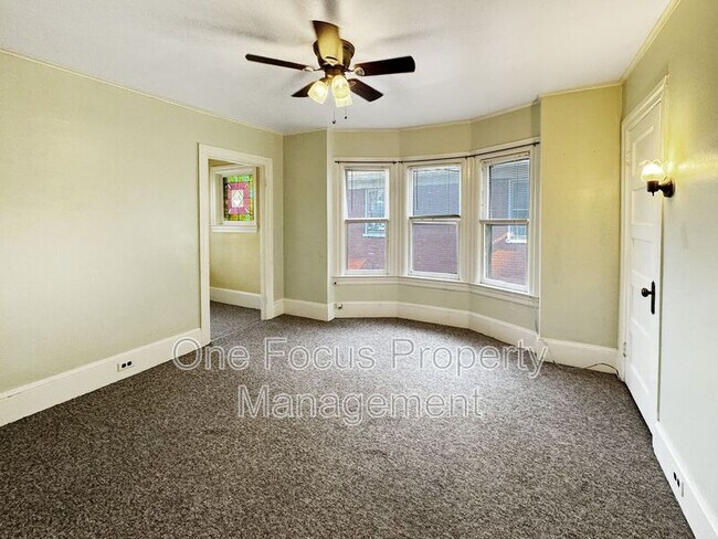 Primary Photo - 1002 Walnut St
