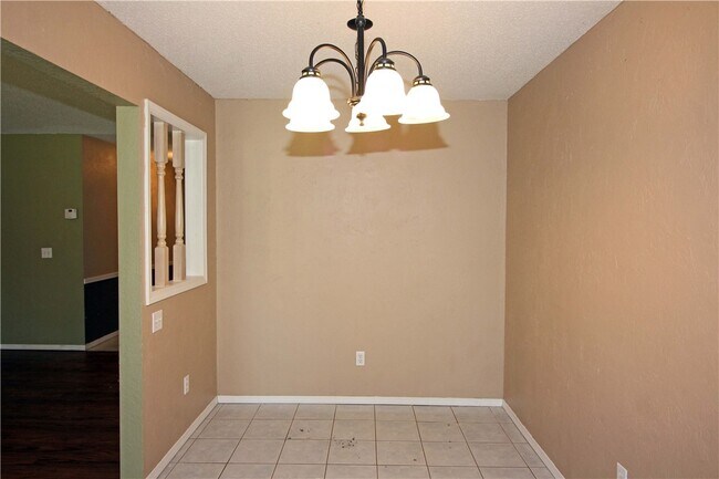 Building Photo - 1205 SE 22nd St