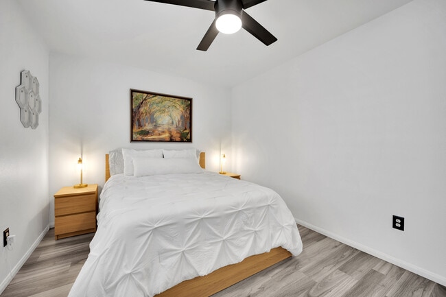 Building Photo - 11142 Romola St