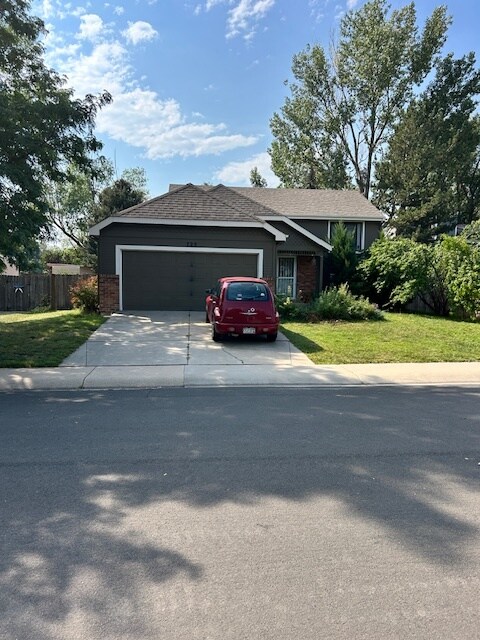 Primary Photo - 725 Marigold Ln