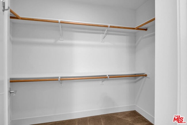 Building Photo - 4211 Redwood Ave