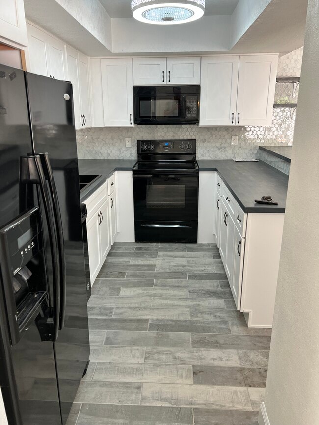 Building Photo - 4609 Ashley Dr