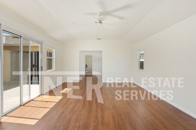 Building Photo - 1812 Mercury Way