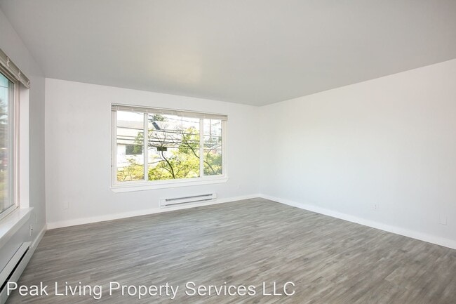 Building Photo - 4321 SW Genesee St