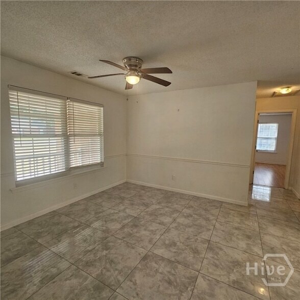 Building Photo - 711 Plantation Dr