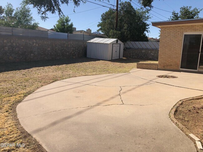 Building Photo - 10073 Kirwood St