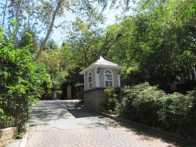 Building Photo - 2700 Cahuenga Blvd