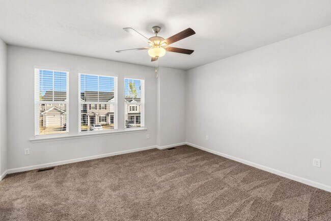 Building Photo - 1212 Vail Dr