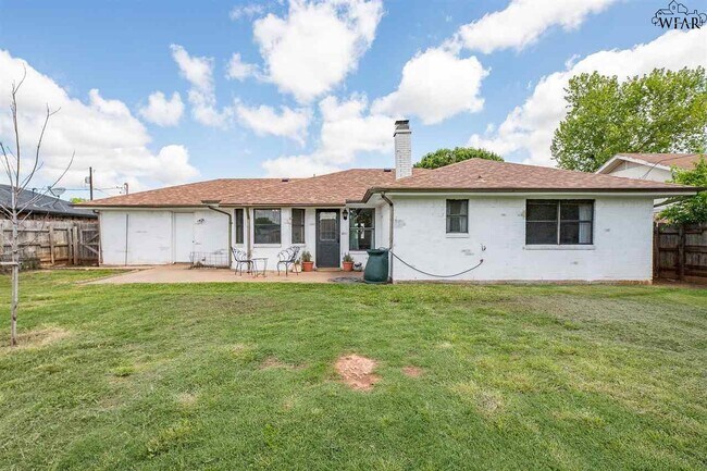 Building Photo - 4319 Crestview