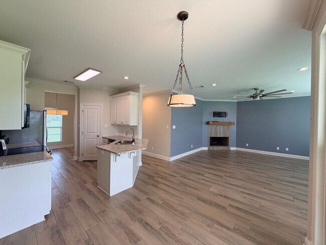 Building Photo - 3520 Windwood Circle.