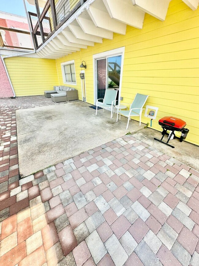 Building Photo - 334 Bluefish Dr