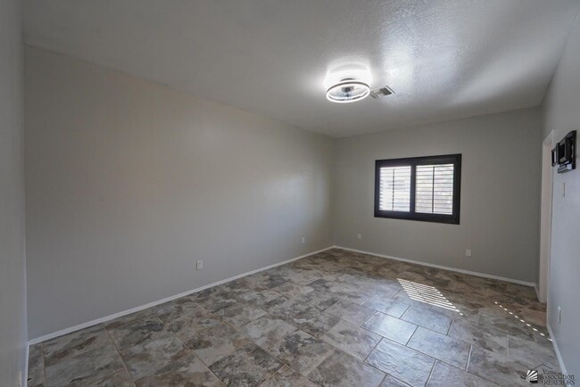 Building Photo - 4429 W 25th Ln