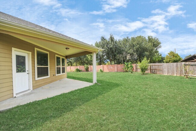 Building Photo - 19046 Sweet Springs Ln
