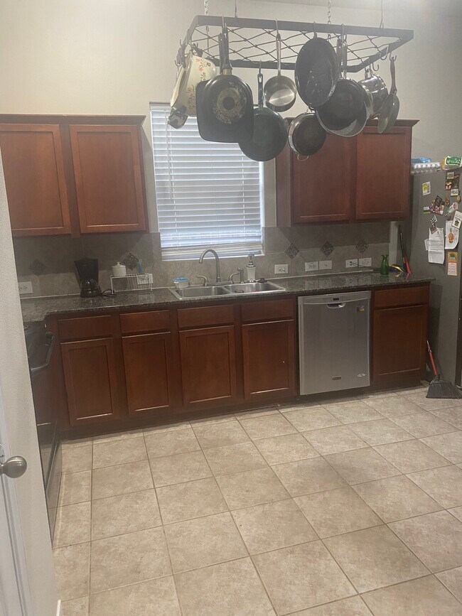 Building Photo - 10107 Olive Mount St