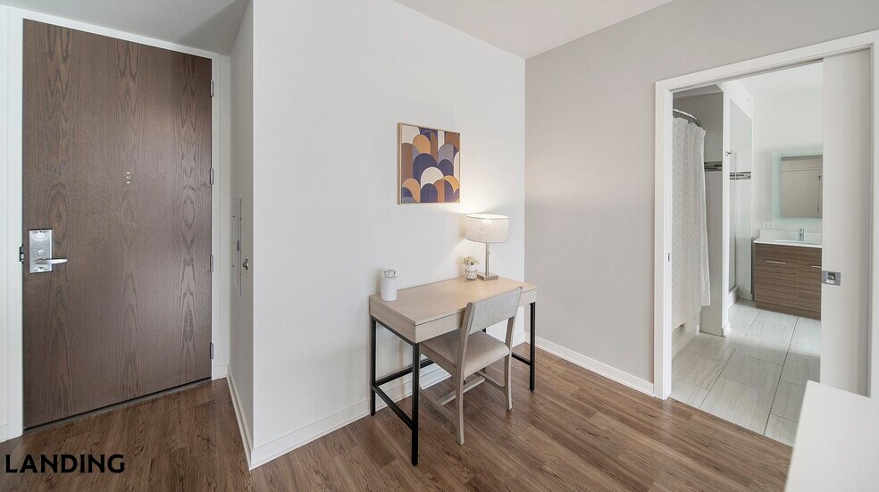 Building Photo - 347 W Chestnut St