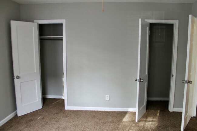 Building Photo - Luxurious Newly Renovated 3BR/2BA Haven with Private Parking - A Rare Market Gem