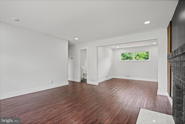Building Photo - 750 Tydings Rd