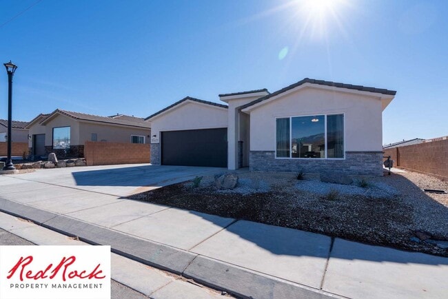 Building Photo - Single Family Home in Hurricane with an attached Casita!