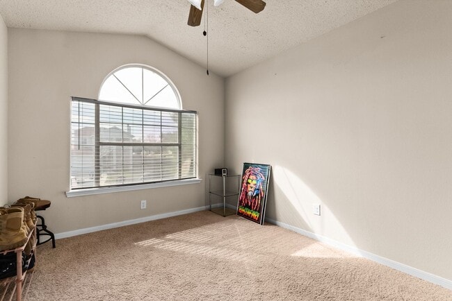 Building Photo - 2501 Lain Dr