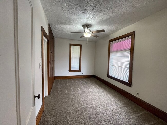 Building Photo - 334O