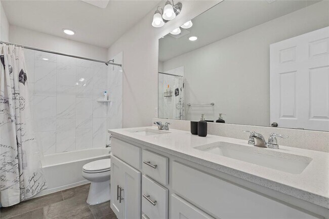 Building Photo - 3007 Salvidar Bend