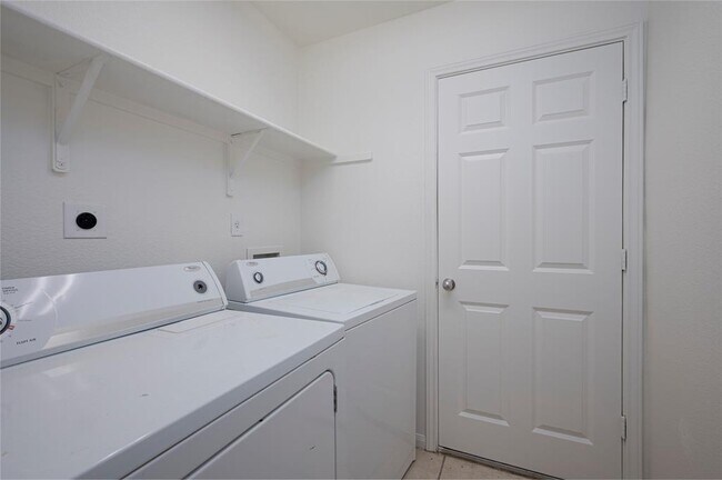 Building Photo - 603 Constellation Dr