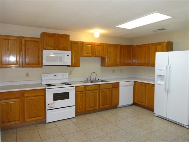 Building Photo - 4611 Camas