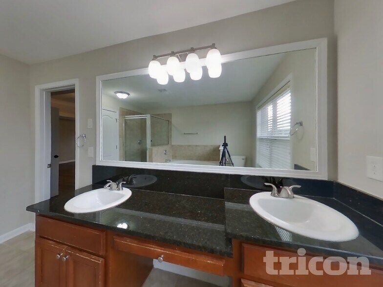 Building Photo - 558 Georgia Cir