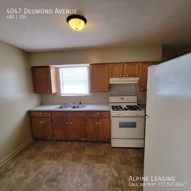 Building Photo - 4047 Desmond Ave