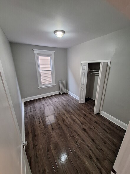 Building Photo - 98 Main St