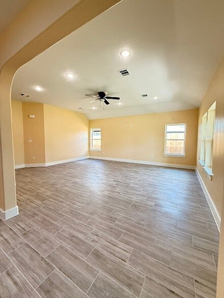 Building Photo - 14844 Coaltown Rd