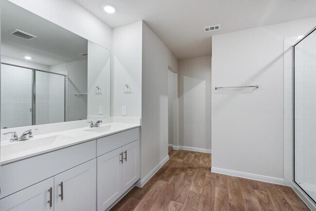 Building Photo - 108 Raymondville Path