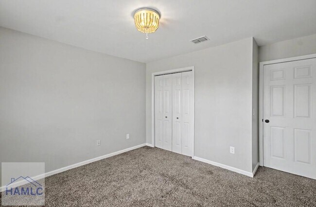 Building Photo - 404 Clairemore Ct