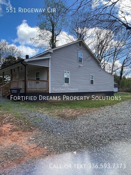 Building Photo - 551 Ridgeway Cir