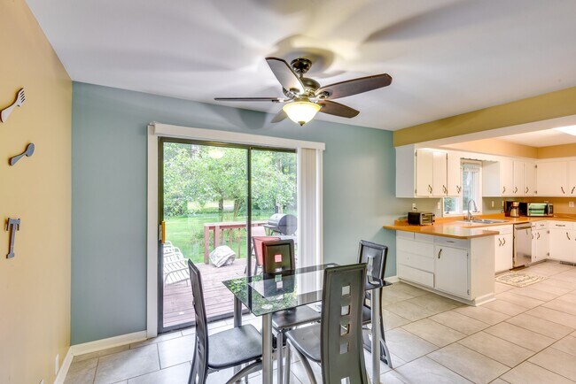 Building Photo - 4152 Sawyer Rd