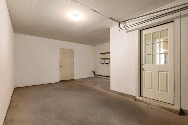 Building Photo - 6709 Tampa Cove